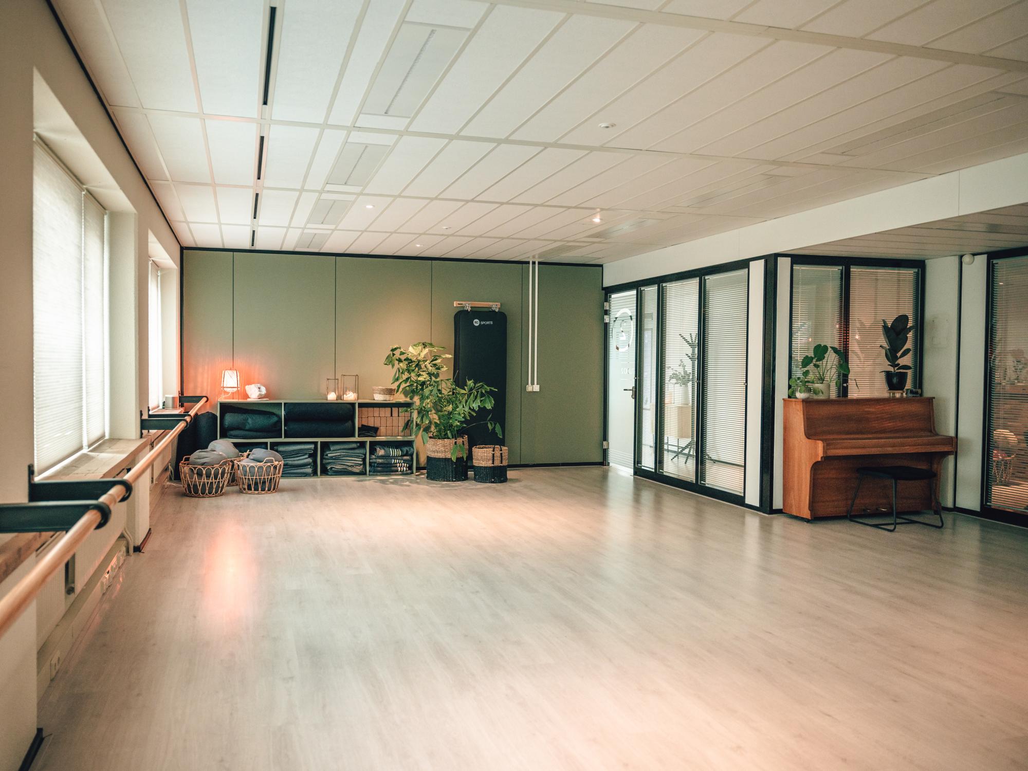 studio 2